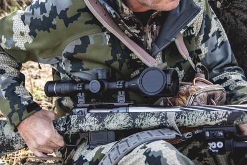 Pantera eX 640 Pantera eX 640 side-profile lifestyle