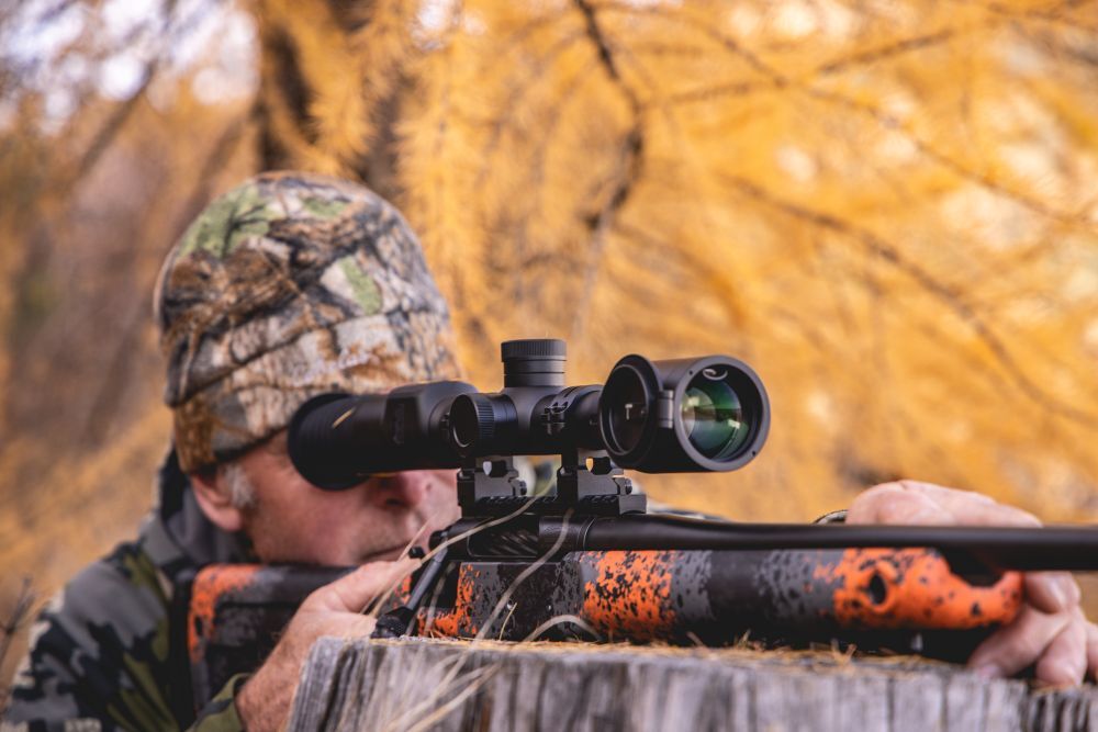 Dual battery system with 21700 internal and 18650 removable on Night Stalker 4K 2.0