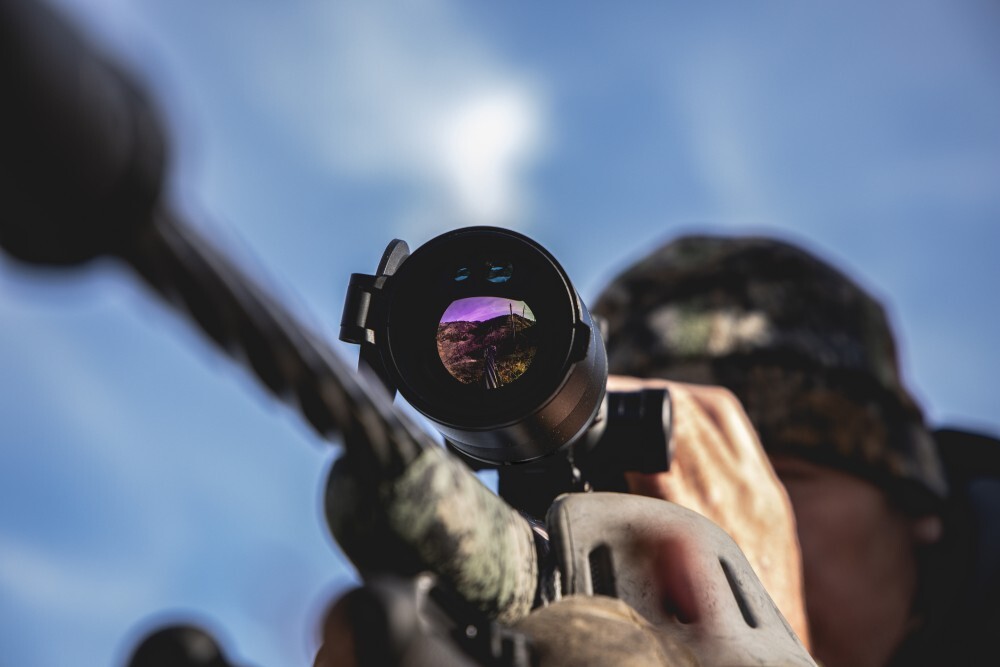 Pantera eX 640 in the field. Pantera eX 640 rifle mounted optic out in the field.